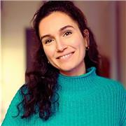 Bonjour, je suis disponible pour donner des cours de français :) Flexible sur les horaires !